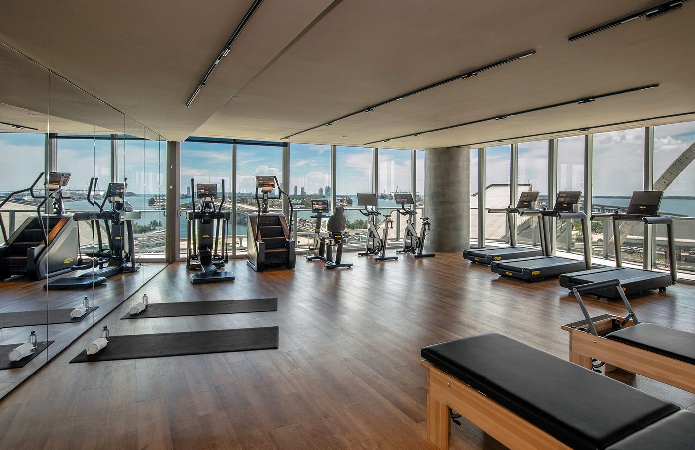 Sala de fitness dentro del 360 Wellness Center en Casa Bella Residences, Downtown Miami