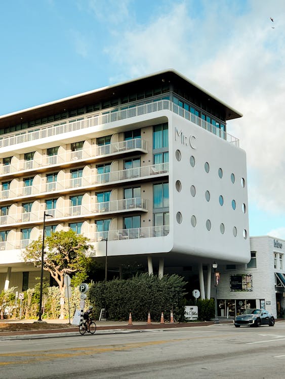 Edifício de condomínios de luxo Mr. C Coconut Grove em Miami