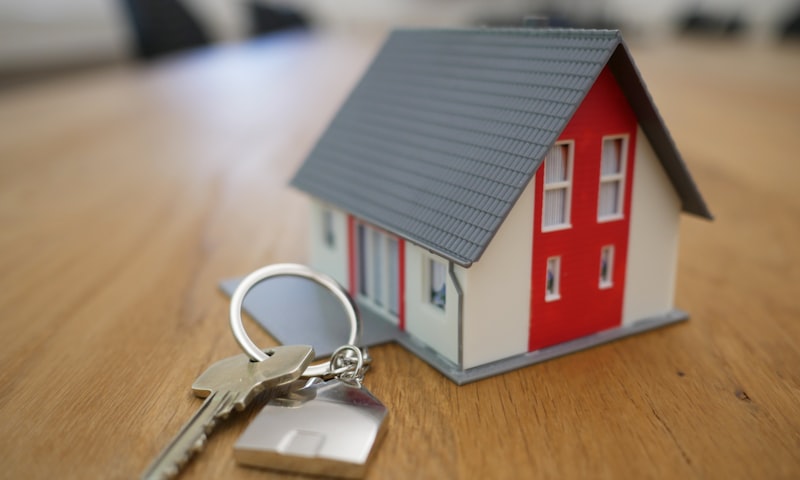 Florida Condo Reserve Law 2026: What Miami Buyers Must Verify Before Closing