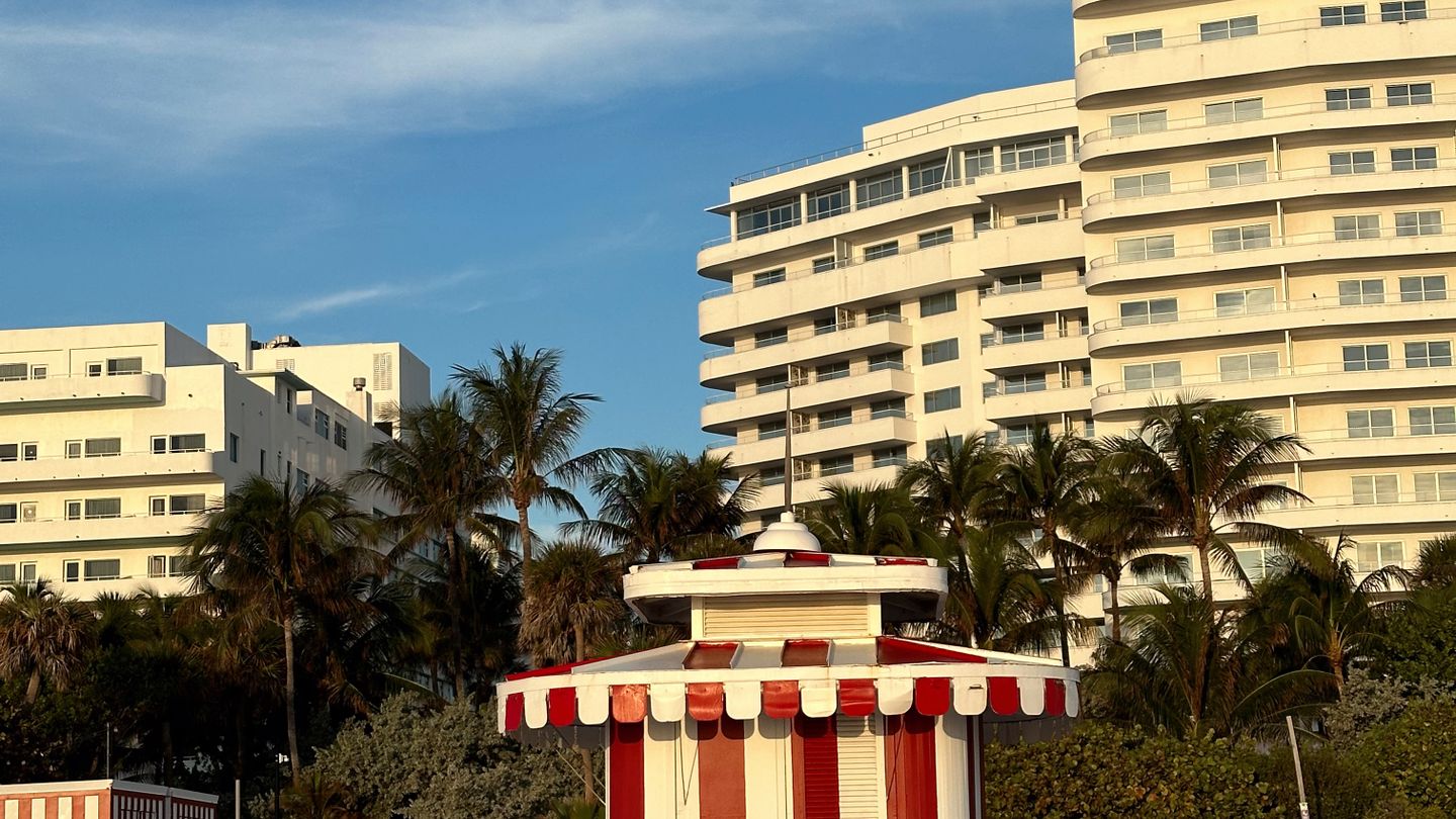 Antigas torres de condomínios à beira-mar em Miami Beach sujeitas à lei de inspeção milestone da Flórida em 2026