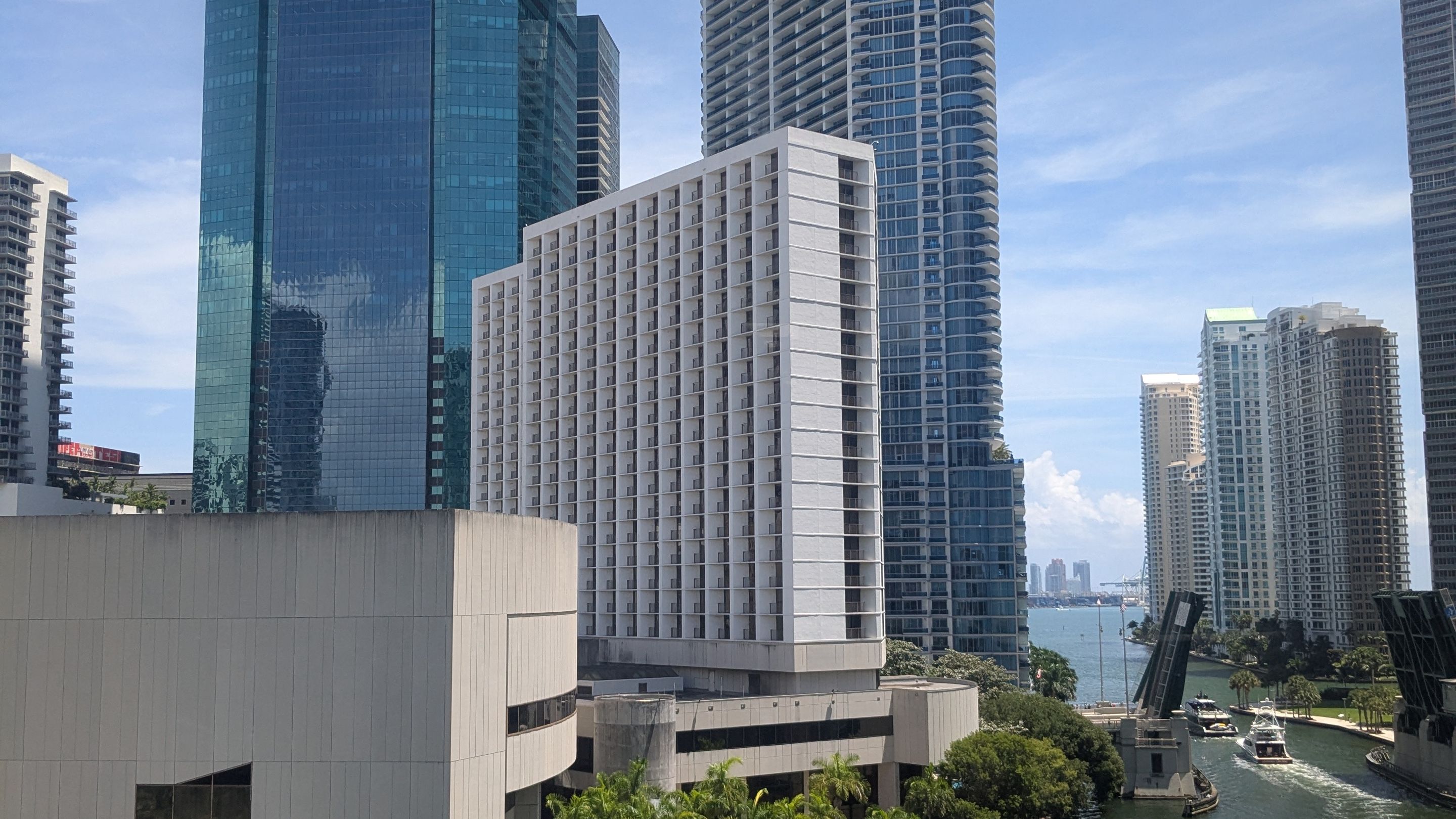 Skyline do centro de Miami e de Brickell, o núcleo da demanda de compradores colombianos e argentinos