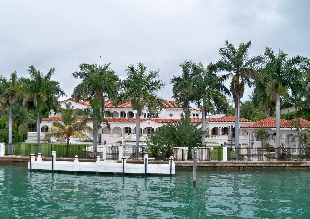 Waterfront homes on Star Island