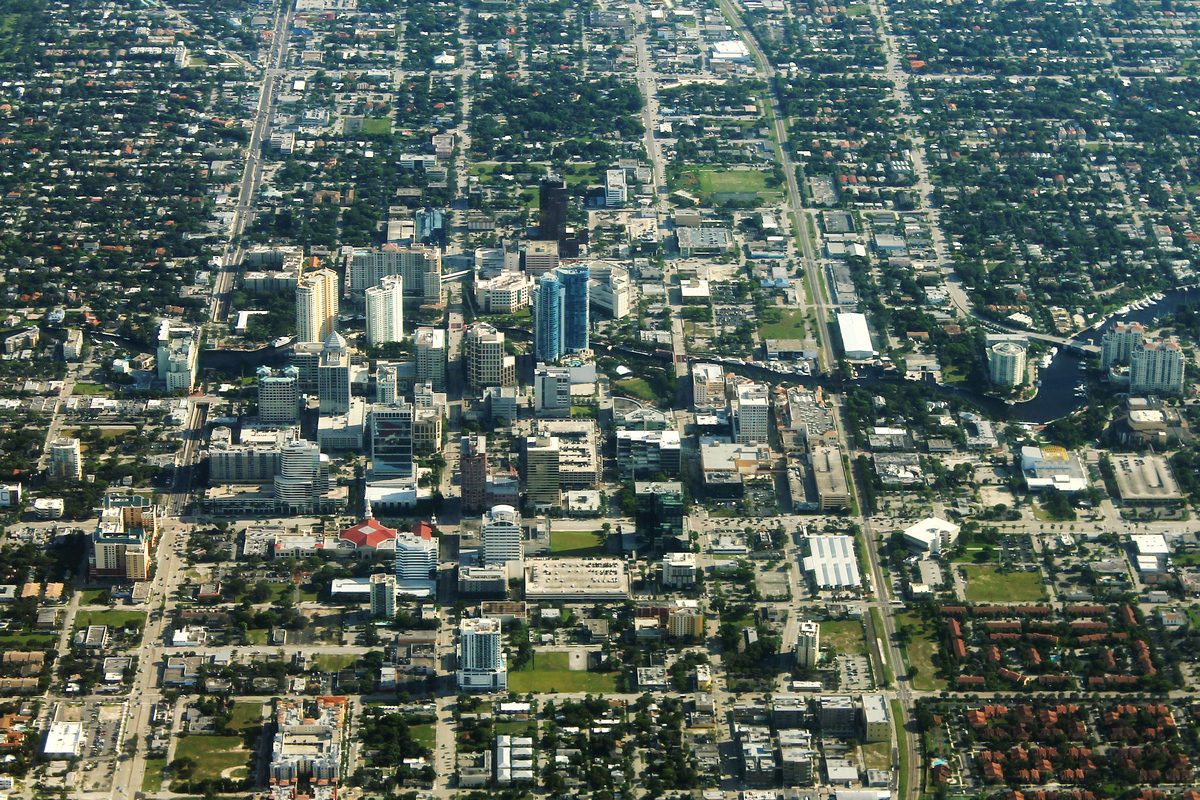 Vista aérea del centro de Fort Lauderdale, condado de Broward, Florida